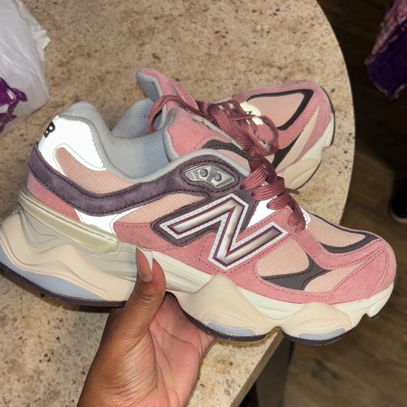 New Balance Women's Pink Sneakers - Picture 1 of 5